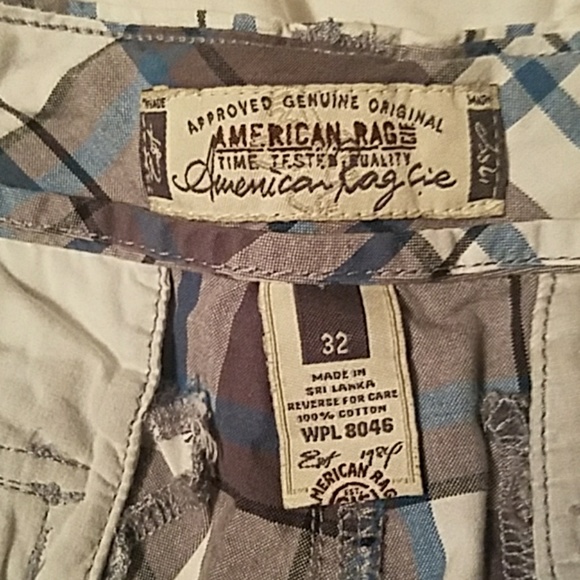Blue and grey plaid cargo shorts - Picture 3 of 3